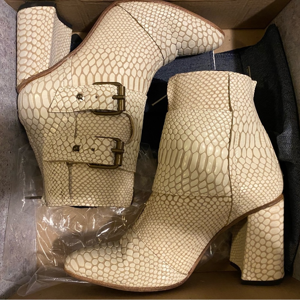 Freebird Cream Textured Ankle Booties
